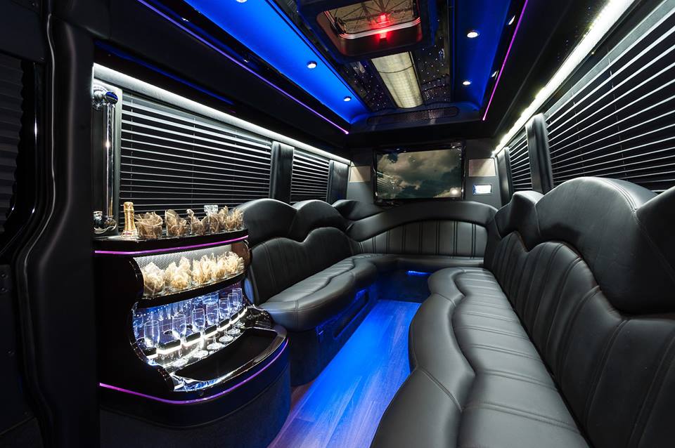 How to Find The Best Limo Service Deals And Discounts?