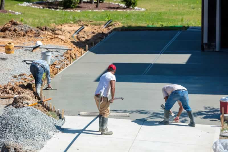 Tips for Choosing the Right Concrete Contractor: Ensuring a Successful Project