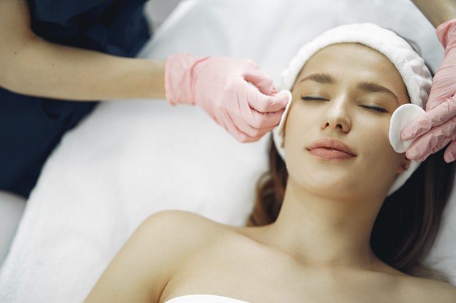 How to Find the Best Anti-Aging Treatment Clinic in Singapore