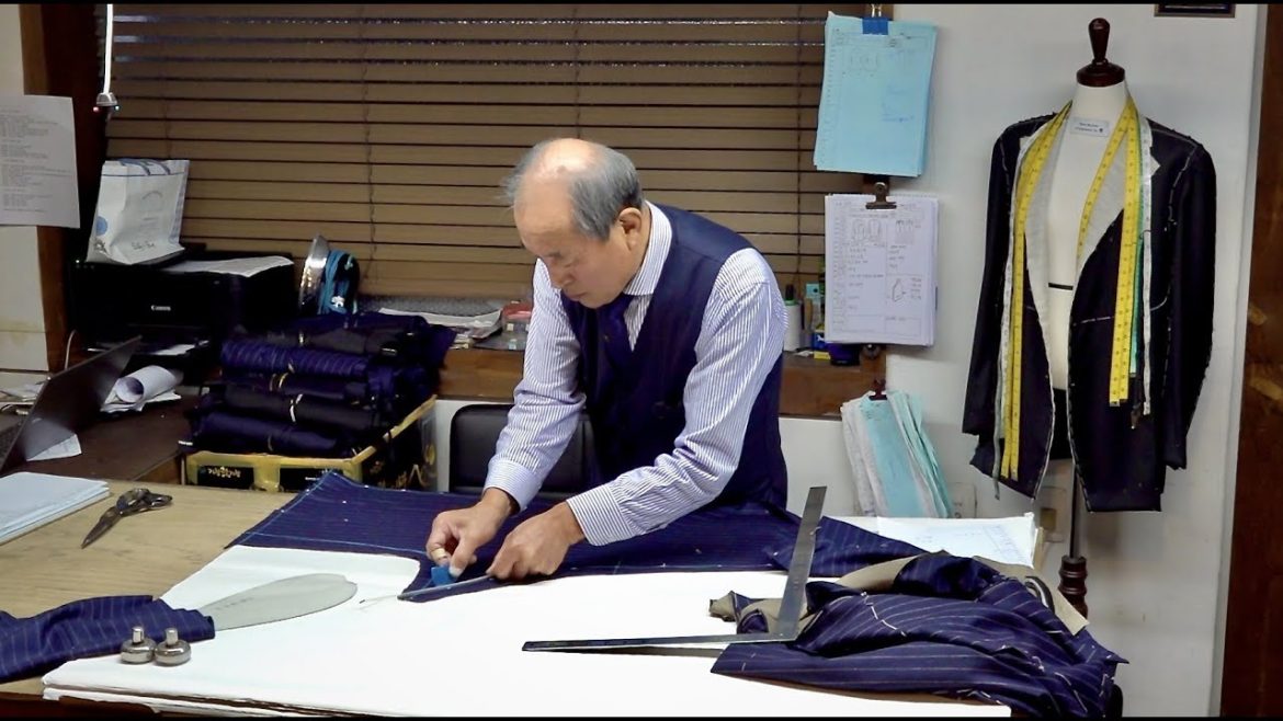 How to Choose the Right Fabric for Your Tailored Suit