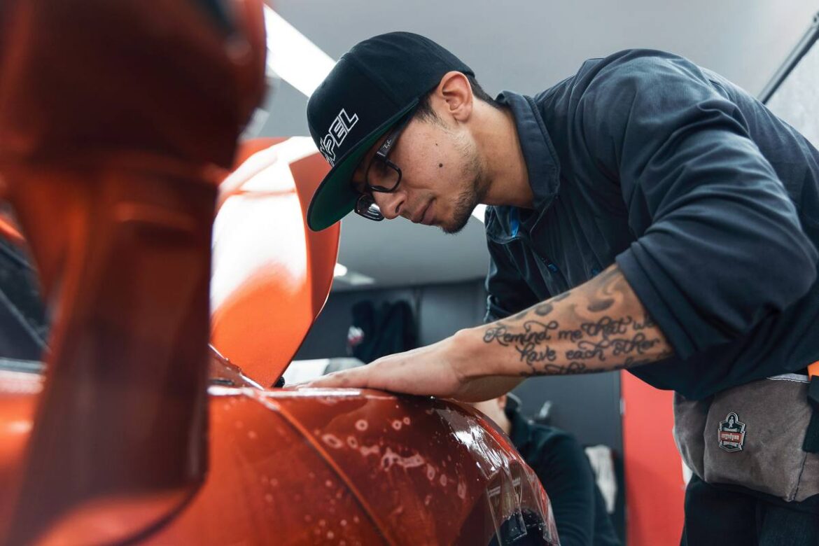 Simple, quick, and risk-free solutions: smart ways to choose site-side auto glass services