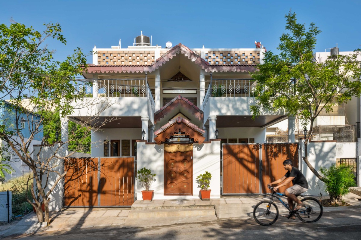 tips for selling house while living in it